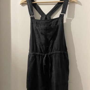 Latzhose schwarz