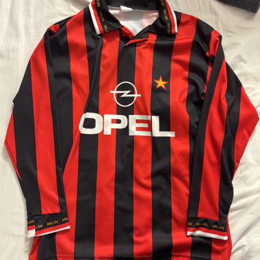 Maillot vintage de l'AC Milan (George Weah)