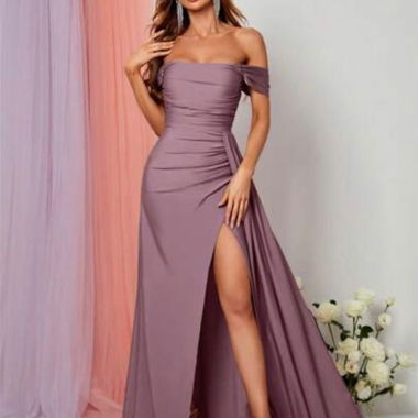 Violette lange Schlitz-Kleid