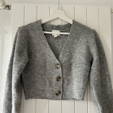 grauer Cardigan 