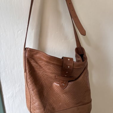 Brown leather crossbody bag
