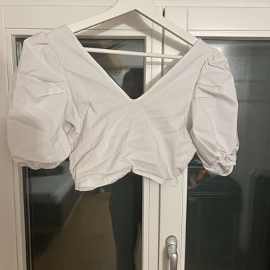 Crop Top weiss mit Puffärmeln 