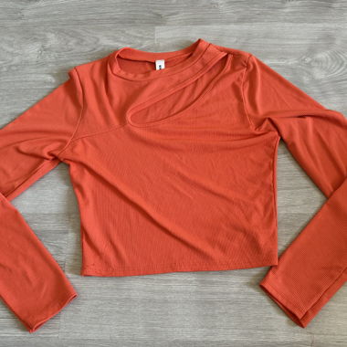 Top arancione a maniche lunghe