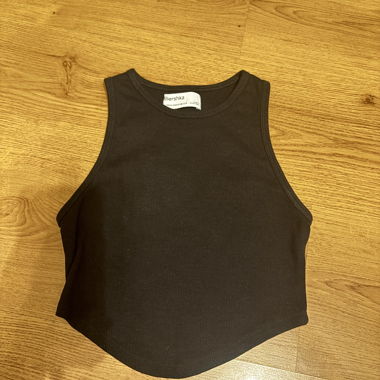 Top cropped nero