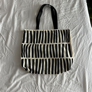 Striped tote bag