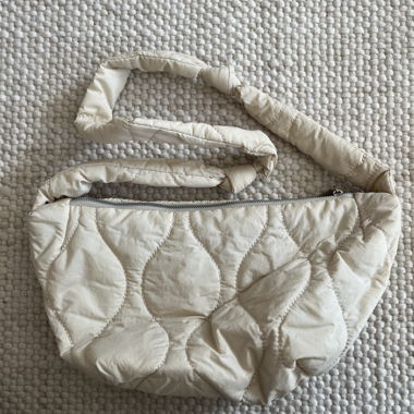 Borsa a tracolla imbottita beige