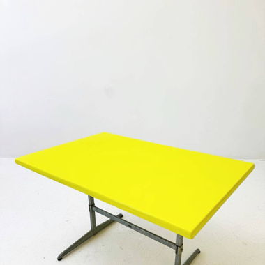 Zitronengelber Fiberglas-Klapptisch von MAZUVO