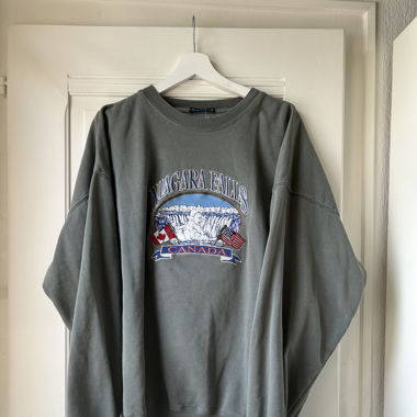 Niagra fall’s sweatshirt 