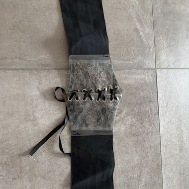 Corset à lacets noir-gris