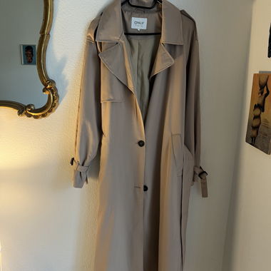 TRENCHCOAT BEIGE