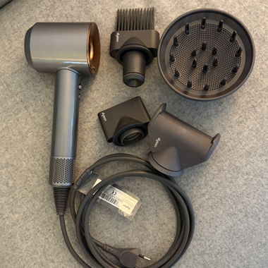 Dyson supersonic hairdryer