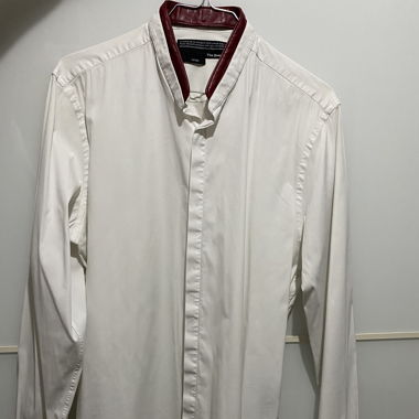 Chemise The Kooples blanche - Col en cuir rouge