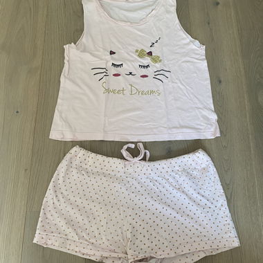 Pyjama-Set mit rosa Short und Katzenmotiv