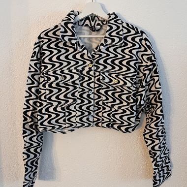 Jeansjacke cropped schwarz weiss gemustert 
