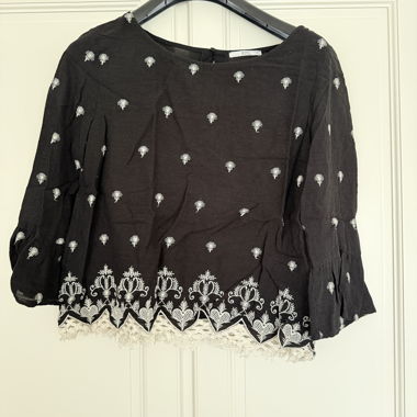 Blusa e d c. con ricami M
