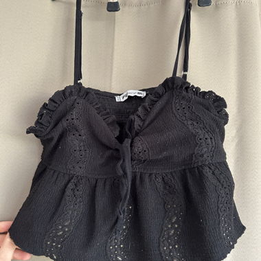 Small black top
