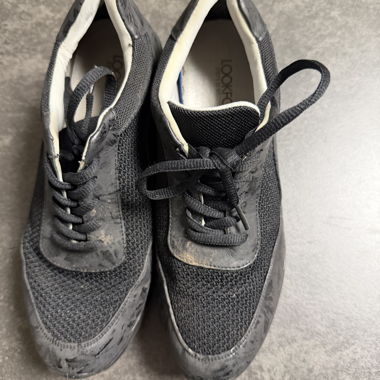 Black Sneakers