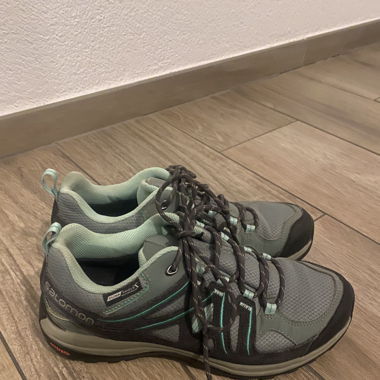 Chaussures de marche femme