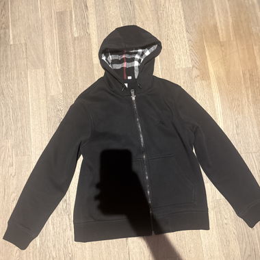 Sweat à capuche noir avec zip