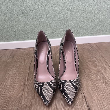 Schlangenmuster High Heels