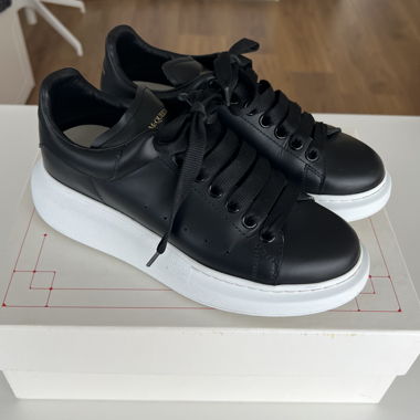 Alexander McQUEEN