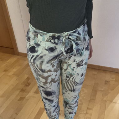 Lockere Hose