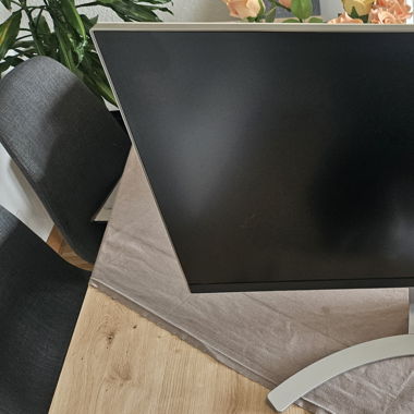 LG Monitor 27 inch silver, very good condition