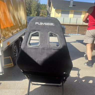 Chaise pour volant ps4/ps5 (logitech ou autre )