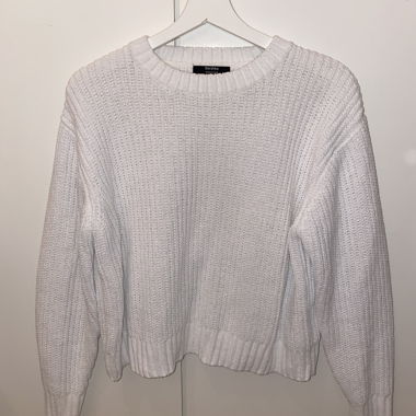 Weisser Bershka-Pullover