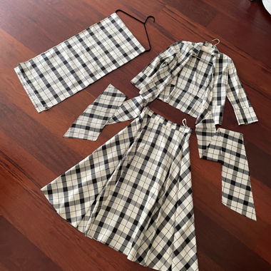 CH Carolina Herrera checked suit size 38