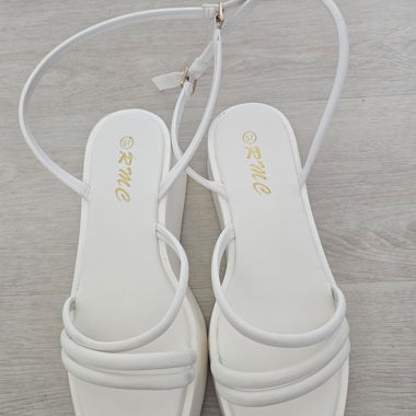 Sandales à plateforme blanches