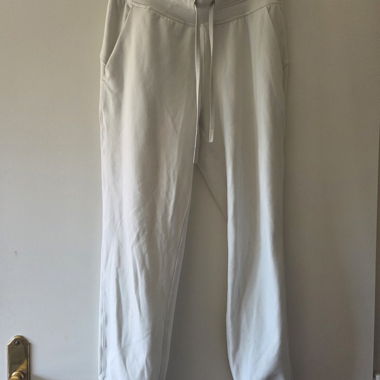 Lululemon white cropped jogger pants