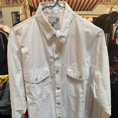 white chique longsleeve blouse