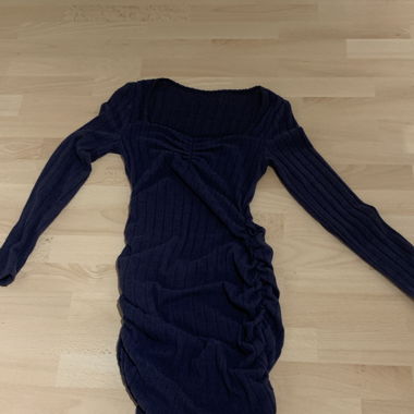 Langarmiges Kleid
