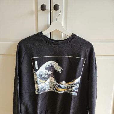 Pullover mit "die große Welle vor Kanagawa"