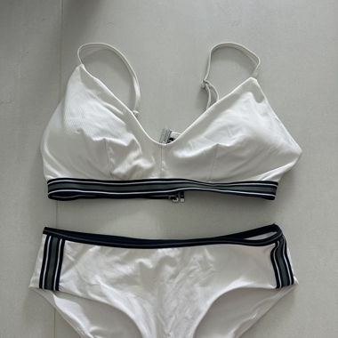 Bikini blanc