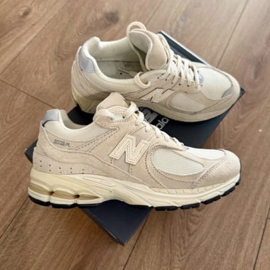 New Balance 2002R Beige