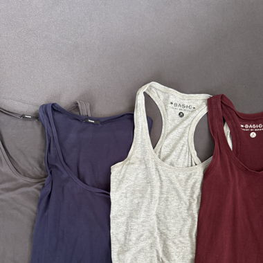 4er-Set Tops von Tezenis und Bershka