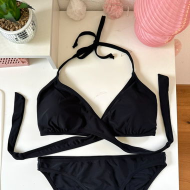 Black bikini set 
