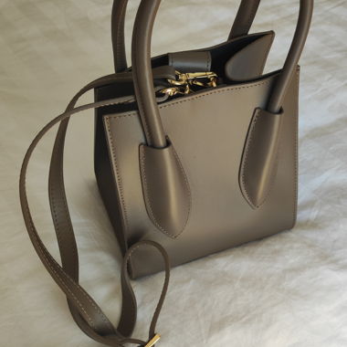 Borsa a mano color taupe