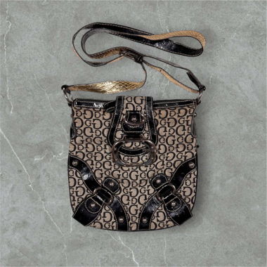 beautiful vintage guess monogram shoulder bag