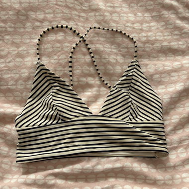 Bikini top with stripes and strappy back
