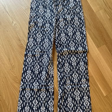 Pantaloni Zara