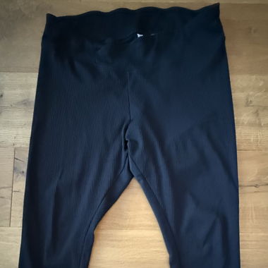h&m / gerippte leggins mit v-bund / gr. XL
