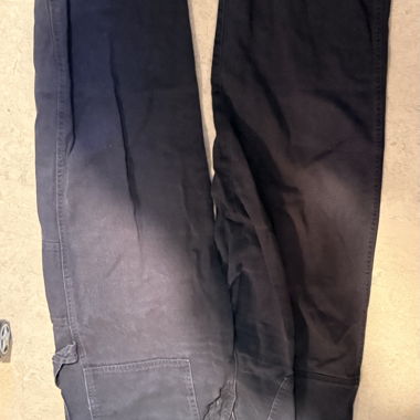 Pantaloni casual scuri