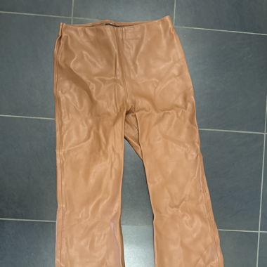 Braune weite Lederhose