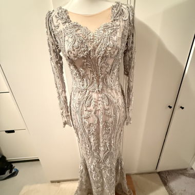 Abendkleid silber Kosovo Designer Ari & Art 