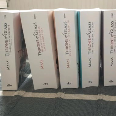 throne of glass band 1-8