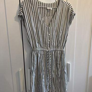 Airy dress