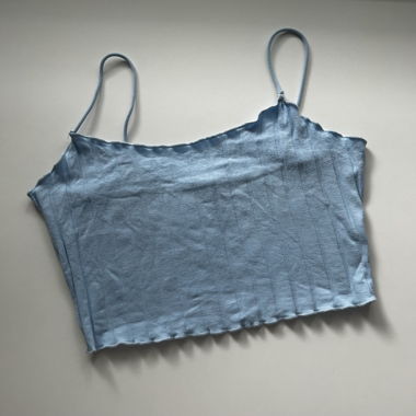 Top corto azzurro chiaro